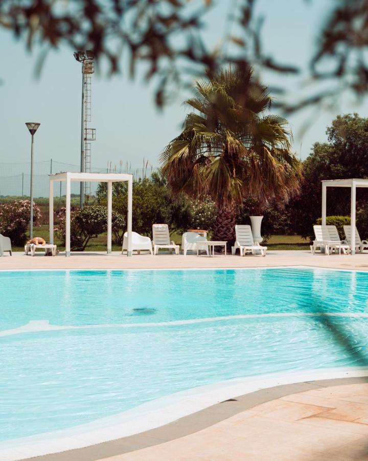 Hotel Gran Torre Phg Cabras Exterior photo