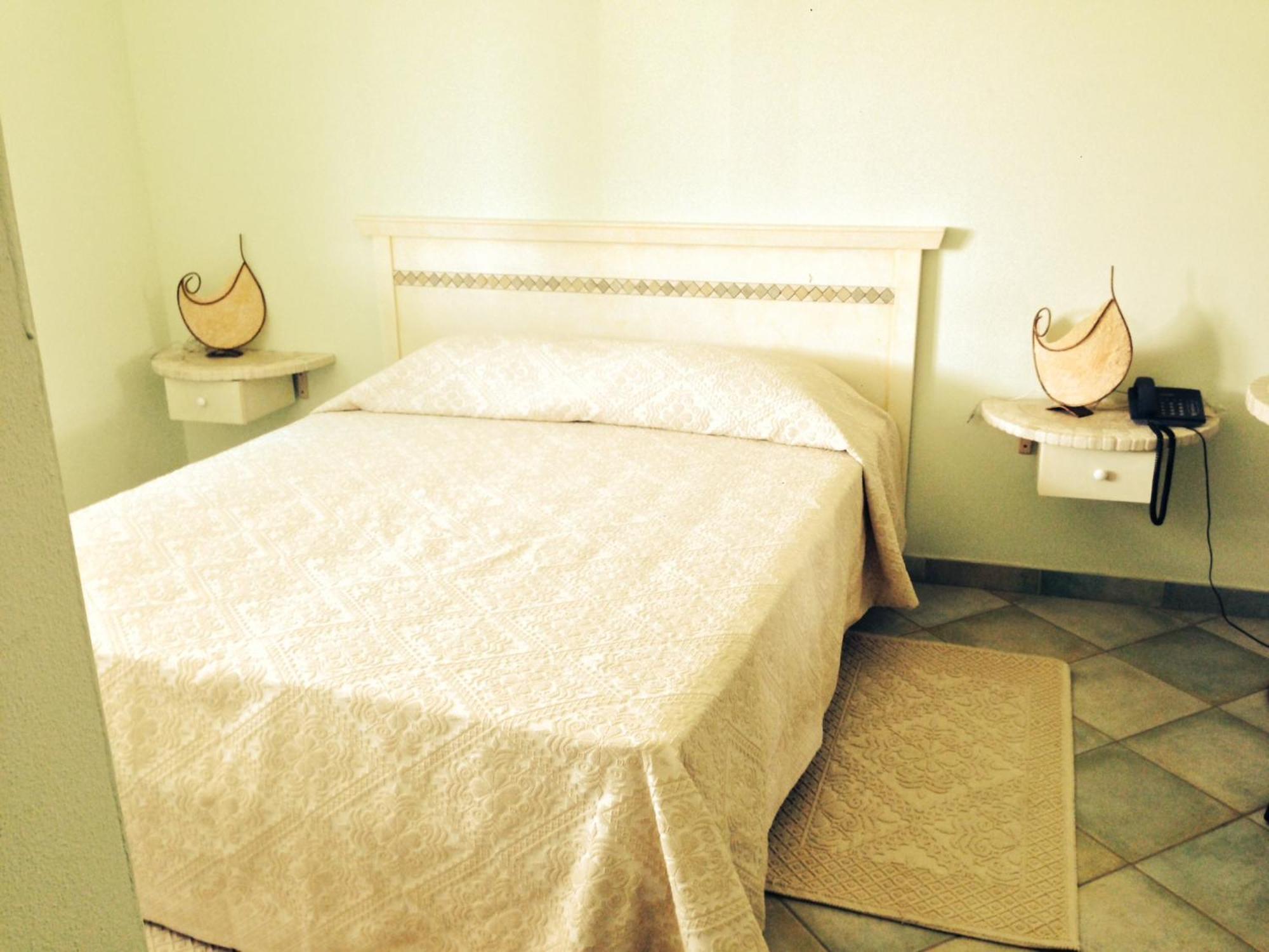 Hotel Gran Torre Phg Cabras Room photo